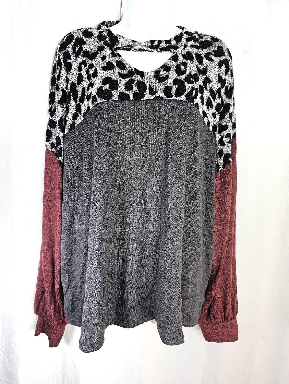 3/$20 Maurices 2X Colorblock Leopard Print Long Sleeve Top